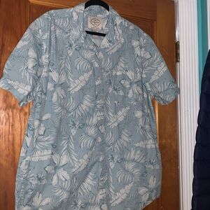 Mens Xl button up shirt
